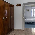 Rustic House In Plaka (Milos)