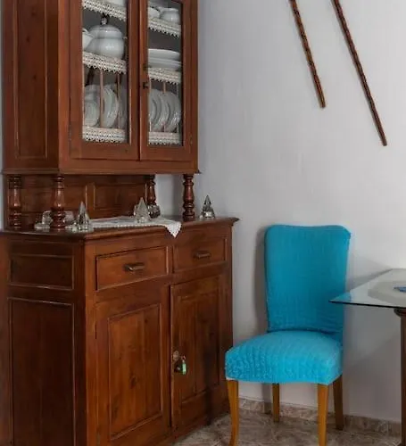 Rustic House In פלאקה