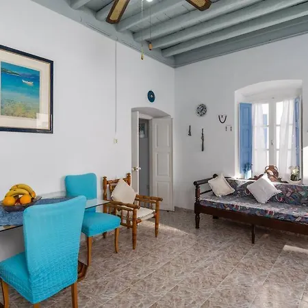 Rustic House In 別荘 Plaka (Milos)