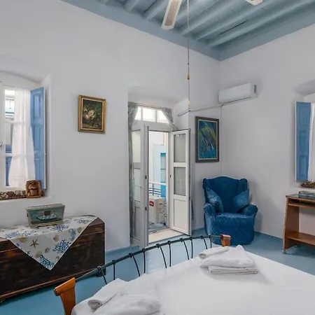 Rustic House In Plaka *