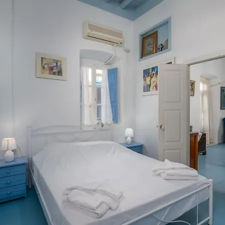 Rustic House In Plaka *