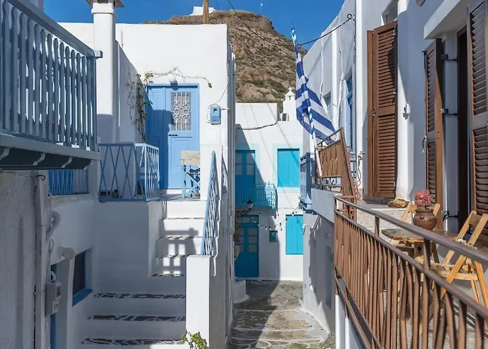 Rustic House In Plaka (Milos)